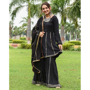 Conjunto de traje de crepé de rayón negro a cuadros con bordado Gotta de STYLE DE MAISON, con dupatta de Gotta pesado, diseño de diseñador, para bodas, fiestas, festividades, ropa étnica para mujer. - Product Image 6