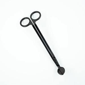 Coupe-mèche de bougie de luxe pour la maison, outil de soin des bougies de qualité supérieure avec une construction métallique robuste et une lame de précision pour un coupe-précis. - Product Image 3