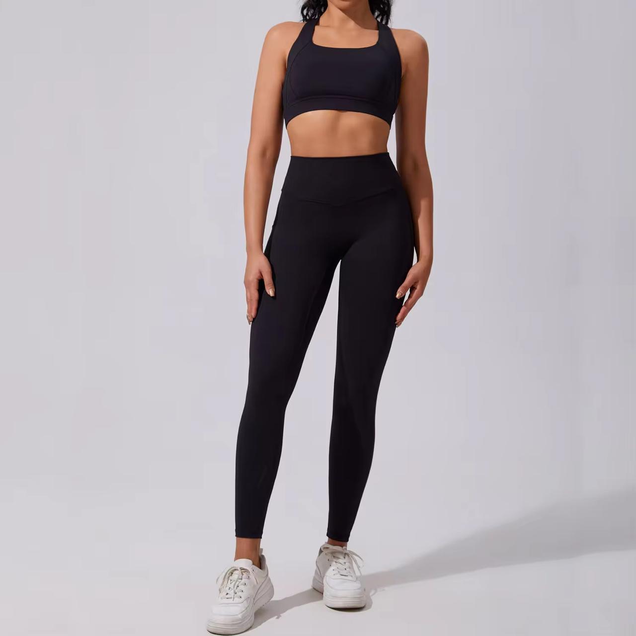 2026 New Arrival Quick Drying Lightweight Yoga Set Customized Cross Strap Sports Butt Lifting Compression Leggings