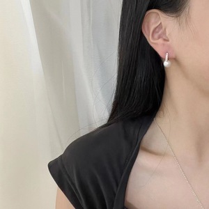 ต่างหูเงินแท้ S925 รูปใบโคลเวอร์ ประดับมุกน้ำจืดธรรมชาติขนาด 8-11 มม. เครื่องประดับอเนกประสงค์ระดับไฮเอนด์สำหรับผู้หญิง ให้ความรู้สึกอ่อนโยน แข็งแกร่ง และเบาสบาย - Product Image 4