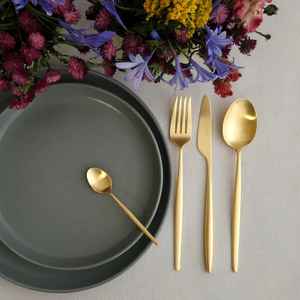 Juego de Cubiertos de Oro de 3 Piezas de Primera Calidad, Cuchillo, Tenedor y Cuchara de Lujo con Acabado Reflectante Elegante para Bodas y Hoteles - Product Image 4