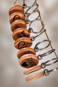 Porte-clés en bois personnalisé - Cadeau de Pâques - Cadeau fête des Mères - Cadeau fête des Pères - geste attentionné - Product Image 6