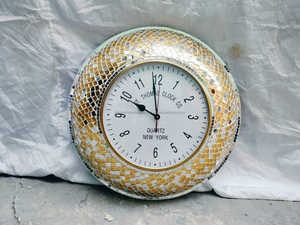 Horloge murale en métal de forme de haute qualité de style antique Affichage à aiguille à face unique Décoration murale en mosaïque de fer standard - Product Image 2