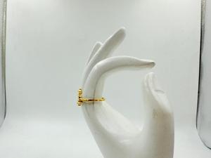 Anillo clásico de moda de Latón chapado en oro diseñado para un estilo moderno, asequible y de uso versátil - Product Image 2