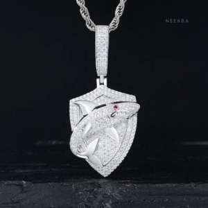 Colgante de Plata de Ley 925 Hecho a Mano con Moissanita en Forma de Escudo de Tiburón - Joyería de Moissanita Color D VVS, Colgante de Tiburón con Moissanita - Product Image 1