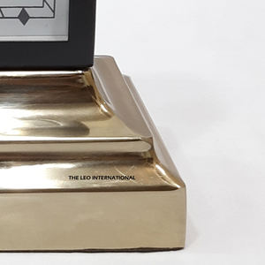 Reloj de Mesa de Metal de Alta Calidad, Diseño Moderno de Cuarzo, Forma Geométrica, Accesorios de Escritorio - Product Image 5