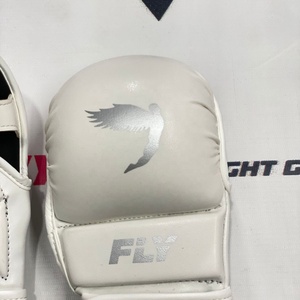 FLY Nouveaux Gants de Combat Personnalisés à Demi-Doigts pour Muay Thai MMA Blancs – Vente en Gros à Prix Abordable – Gants à Paume Ouverte Personnalisables - Product Image 2