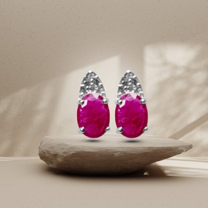 Pendientes de Plata de Ley 925 de Primera Calidad, Chapados en Rodio, con Gema Fucsia, con un Brillante Grupo de Circonitas Cúbicas y un Elegante Estilo de Gota - Product Image 2