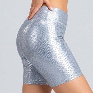 Shorts adhérents pour femmes, pour l'entraînement au pole dance, avec matière extensible douce, maintien sûr des jambes, coupe confortable et flexible. - Product Image 4