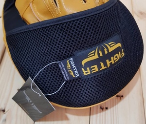 นวมชกมวยหนังโค้งสีดำขาว รุ่นพรีเมียม สำหรับฝึกซ้อมฟิตเนส MMA มวยไทย - Product Image 4