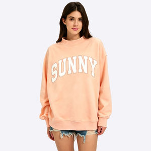 Sudadera de cuello alto con logo personalizado al por mayor para mujer, con rayas, lunares y letras bordadas, de manga larga y corte oversize - Product Image 4
