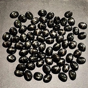 Diopside noir, cabochons de tailles et formes variées, pierres précieuses en vrac, petites fissures, pierre d'astérisme, fabricant, grossiste, usine - Product Image 2