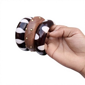 Pulseras de Madera Hechas a Mano Estilo Bohemio, Brazalete de Madera Natural, Joyería de Moda para Mujer, Venta al Por Mayor - Product Image 1