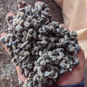 กรวดสำหรับพื้นรวมสัมผัสเรซินซึมผ่านได้หินกรวดสีเทา Tumbled หินกรวดสีเทาก้อนกรวด - Product Image 4