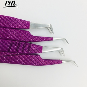 Pince à épiler en acier inoxydable RMI, revêtement violet, pointes dentelées de précision, 10 mm, modèle RMI-AS-EET-171023 pour extensions de cils - Product Image 4