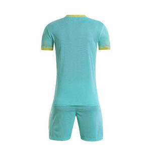 ชุดฟุตบอลระดับมืออาชีพ ดีไซน์ทันสมัย คุณภาพสูง ระบายอากาศได้ดี เป็นมิตรต่อสิ่งแวดล้อม ผลิตจากโพลีเอสเตอร์ 100% พิมพ์ลายด้วยเทคนิคฮีททรานเฟอร์ สำหรับผู้ใหญ่ - Product Image 2