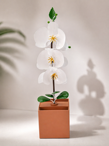 Fleur d'orchidée Phalaenopsis artificielle blanche en pot, orchidée en pot en plastique, décoration pour la maison, le bureau, les mariages et les fêtes - Product Image 1