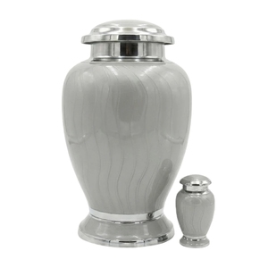 Élégant ensemble d'urnes funéraires décoratives noir jais et argent – Vase commémoratif en métal massif fait main avec mini urne à mémoire de vie assortie - Product Image 3