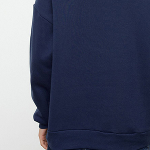 Sudadera Unisex Oversize de Cuello Alto con Lavado Ácido, Logo Frontal, Color Liso, Hombros Caídos, Tejido de Algodón, Ideal para Otoño - Product Image 3