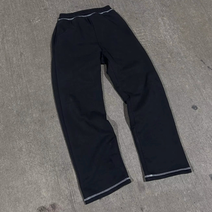 Ensemble de survêtement baggy personnalisé pour homme avec coutures contrastées, impression DTG et passepoil, comprenant un sweat à capuche et un pantalon de survêtement, deux pièces - Product Image 4