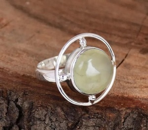 Anillo de Plata de Ley 925 con Prehnita Natural, Joyería Bohemia Hecha a Mano con Piedras Preciosas para Mujer - Product Image 2