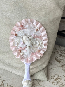 Vajilla DE BODA elegante hecha a mano, copas de vino costeras bohemias talladas en diseño de concha marina para bodas y eventos en el jardín de la playa - Product Image 3