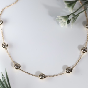 Collier en or jaune avec diamants de laboratoire taille ronde, sertis clos classiques, chaîne à maillons par la yardée, bijoux fins pour femme - Product Image 1
