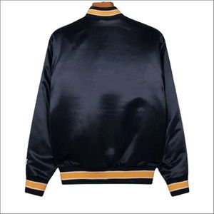Chaqueta Bomber Negra para Hombre con Ribete Rosa, Cuello Camisero, Cierre de Botones, Corte Regular, Estilo Casual Otoñal - Product Image 2