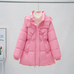 Veste d'hiver longue matelassée pour femme avec logo personnalisé, capuche et fermeture éclair, couleur verte unie, épaisse, en duvet, doudoune - Product Image 5