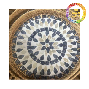 Plateau de service en rotin fait main avec nacre |   Designs créatifs et colorés pour la maison et l'hôtellerie - Product Image 2
