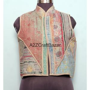 Chaqueta Acolchada 100% Algodón Hecha a Mano por A2ZCraftBazar, Diseño Floral Vintage, Tela Transpirable, Botones Forrados, Mangas Medias - Product Image 1