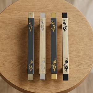 Manija de Puerta Ambidestra Moderna y Decorativa de Acero Inoxidable para Puertas Interiores de Madera, Uso Comercial y Residencial, Fácil de Abrir - Product Image 3