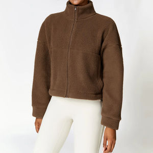 Chaqueta corta de forro polar Sherpa personalizada con cuello simulado y cremallera, manga larga, bolsillos frontales, venta al por mayor de fábrica, ropa de abrigo de invierno a granel - Product Image 3