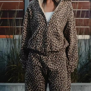 Sudadera con Capucha Oversize con Estampado de Leopardo para Mujer - Tops de Camuflaje con Bordado Y2K, 100% Algodón Felpa con Bolsillo - Product Image 3