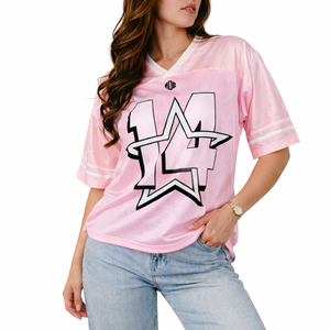 Jersey de Fútbol Americano Personalizado en Malla Rosa para Mujer, Transpirable, de Poliéster, Corte Holgado, Marca Privada, Fabricante de Ropa Deportiva OEM - Product Image 6