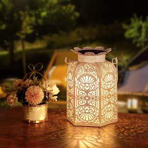 Farol Colgante Blanco de Metal con Corte Láser y Bonito Diseño para Decoración Navideña en Interiores y Exteriores - Product Image 6