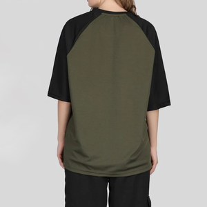 เสื้อยืดโอเวอร์ไซส์ทรงหลวมสำหรับผู้หญิง ผ้าฝ้าย 100% ระบายอากาศได้ดี เหมาะสำหรับใส่ลำลองหรือเล่นกีฬาในฤดูร้อน แขนสั้น รับผลิตแบบ OEM ODM - Product Image 3