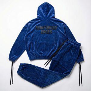 Conjunto deportivo de terciopelo azul para hombre con sudadera con capucha y pantalones jogger, tela suave de primera calidad, estampado urbano, atuendo elegante de estilo streetwear. - Product Image 6