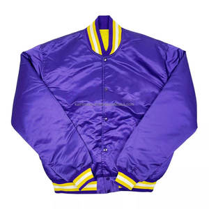 Chaqueta Varsity de satén personalizada para hombre en púrpura con cierre a presión Detalles acanalados ligeros Acabado brillante para eventos diarios - Product Image 1