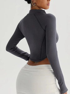 Top Deportivo Corto de Yoga sin Costuras para Mujer, Tallas Grandes, Cintura Alta, Transpirable, Ecológico, Personalizable con Logotipo de Fábrica, Venta al Por Mayor - Product Image 4