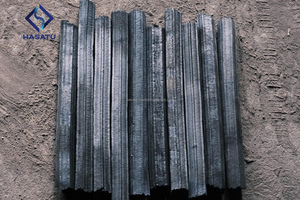 Charbon de bois de sciure de bois premium en bûches longues, avec un taux d'ash de jusqu'à 6 % et une valeur calorifique inférieure à 7500 Kcal/kg, idéal pour les grands barbecues. - Product Image 1