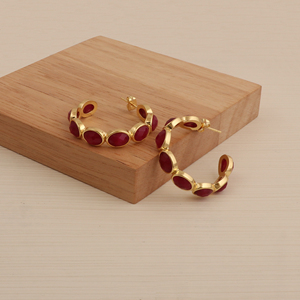 Pendientes de Aro Ovalados Facetados de Rubí - Pendientes de Diseño Chapados en Oro para el Amor - Piedra Preciosa Hecha a Mano - Regalo de Piedra de Nacimiento de Julio para Ella - Product Image 6