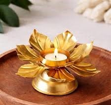 Portavelas Decorativo de Metal con Hojas Doradas para Decoración del Hogar y Festividades - Product Image 6