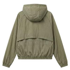 Ensemble veste coupe-vent translucide et short pour homme, veste légère à capuche avec taille élastique, ensemble de mode pour l'extérieur en olive - Product Image 2