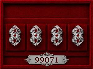 แหวนค็อกเทลทรงดอกไม้ลายฉลุเงินแท้ชุบ 925 ประดับเพชรซิร์คอน ดีไซน์ทันสมัยจาก MOLL JEWELLERS เหมาะสำหรับงานปาร์ตี้สำหรับผู้หญิง - Product Image 1