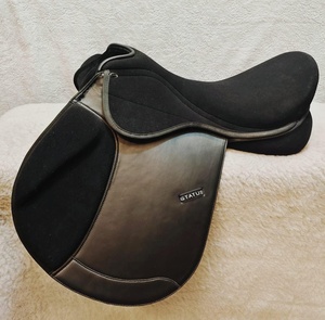 Selle de cheval anglaise de saut de Trident International ODM- OEM équestre synthétique produits de course de chevaux anglais d'Inde - Product Image 1