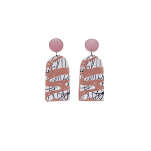 Orecchini pendenti alla moda in acrilico dipinto, design astratto rosa beige, 12 pezzi - Product Image 1