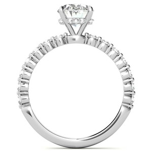 Anillo de Moissanita con Halo Oculto de Corte Ovalado, Plata de Ley 925, Chapado en Oro Blanco, Regalo de Lujo para Compromiso, Boda o Aniversario para Ella - Product Image 4