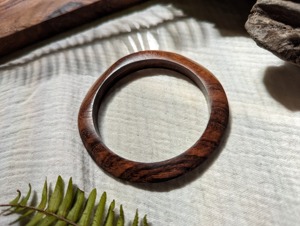 Bracelets en bois, bijoux écologiques pour femmes, fabrication artisanale durable, nouveau design, bijoux en bois tendance - Product Image 4