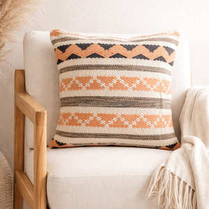 Funda de Almohada Boho Kilim con Diseño de Rayas Geométricas para Sala de Estar, Estilo Escandinavo y Costero - Product Image 1